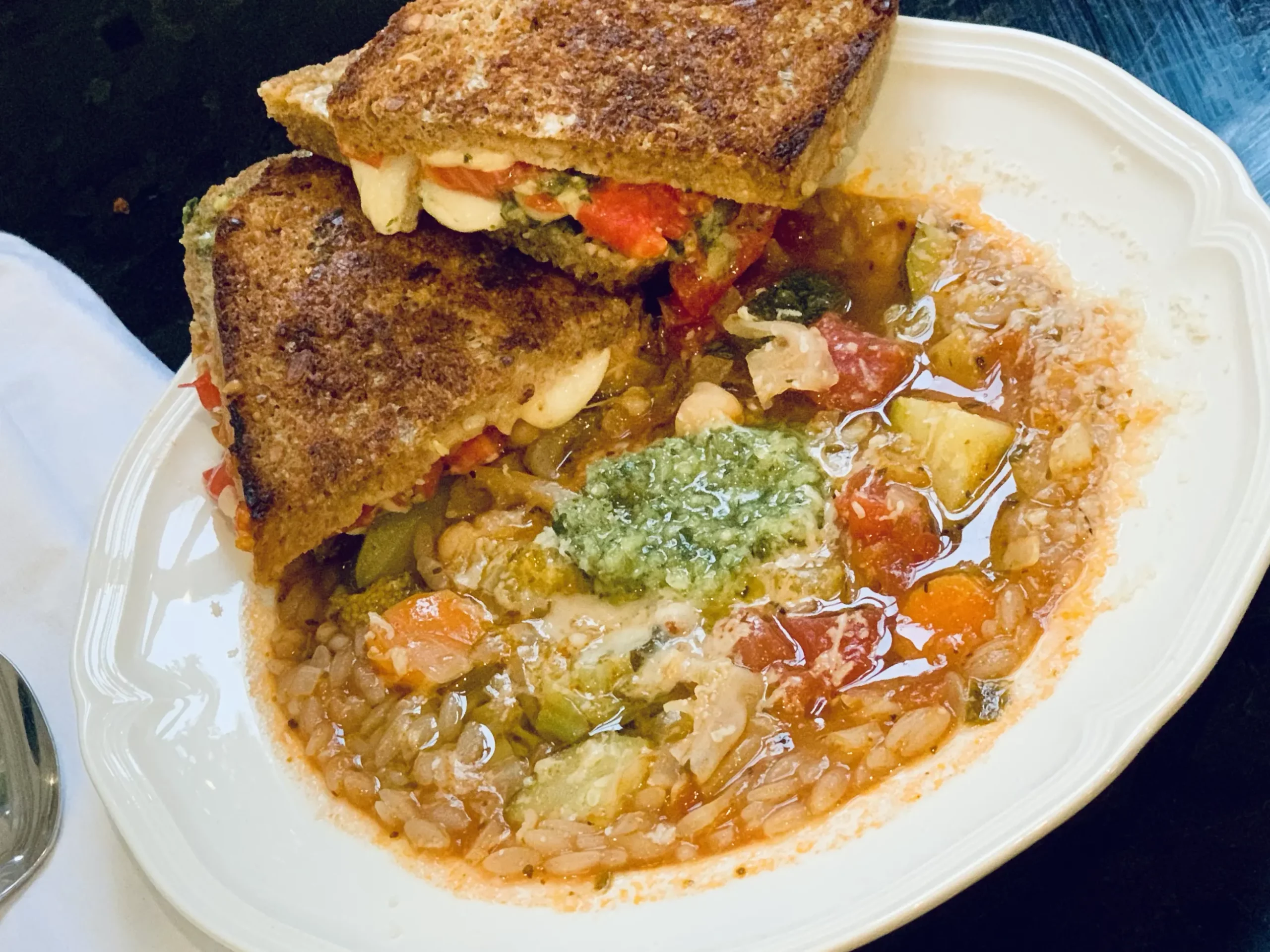 Grilled Cheese with Tomatoes and Pesto