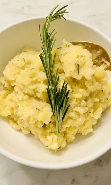 Roast Garlic and Rosemary Mashed Potatoes